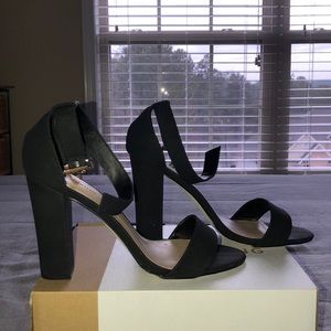 Black sandal pumps 👡